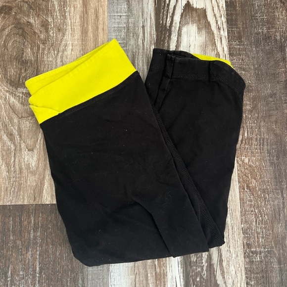 Women’s Aerie Capri Leggings - Picture 1 of 6